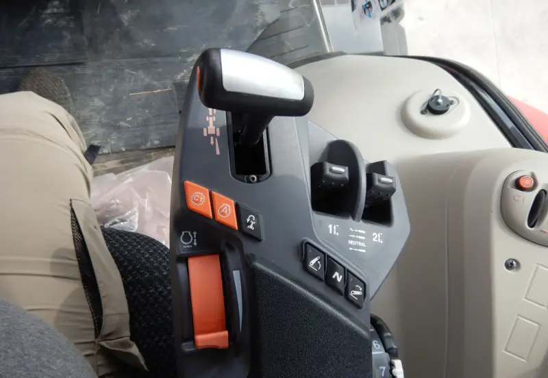 2019 Massey-Ferguson 7724S photo 15