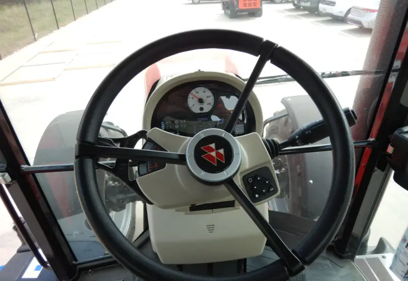 2019 Massey-Ferguson 7724S photo 28
