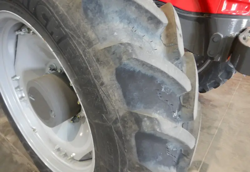 2019 Massey-Ferguson 7724S photo 78