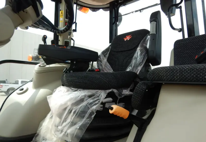 2019 Massey-Ferguson 7724S photo 9