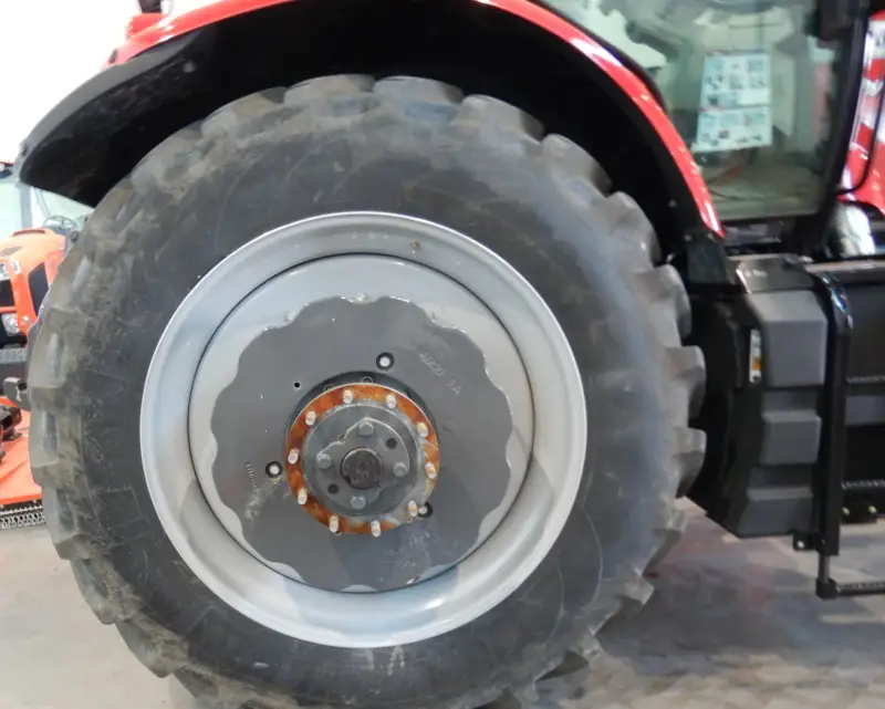 2019 Massey-Ferguson 7724S photo 79